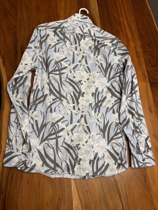 RW&CO. Light Blue Floral Button-Down Shirt - Picture 2 of 11